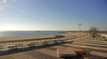 Weather camera view of Ocean Beach Park.