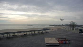 Weather camera view of Ocean Beach Park.