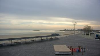 Weather camera view of Ocean Beach Park.