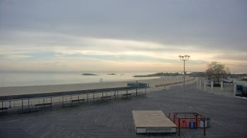 Weather camera view of Ocean Beach Park.