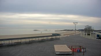 Weather camera view of Ocean Beach Park.