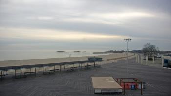 Weather camera view of Ocean Beach Park.