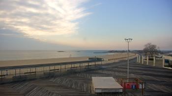 Weather camera view of Ocean Beach Park.