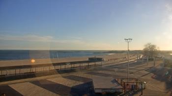 Weather camera view of Ocean Beach Park.