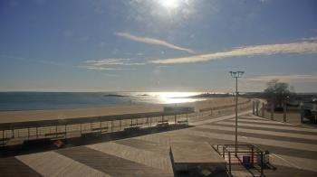 Weather camera view of Ocean Beach Park.