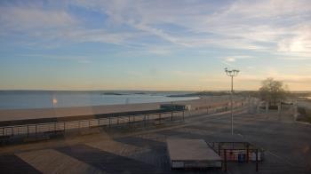 Weather camera view of Ocean Beach Park.