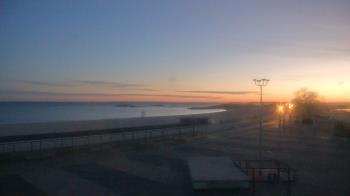 Weather camera view of Ocean Beach Park.
