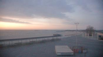 Weather camera view of Ocean Beach Park.