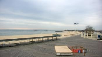 Weather camera view of Ocean Beach Park.