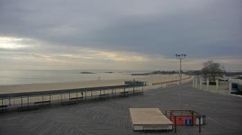 Weather camera view of Ocean Beach Park.