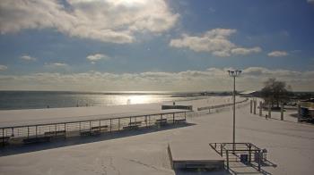 Weather camera view of Ocean Beach Park.