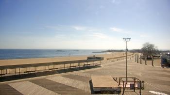 Weather camera view of Ocean Beach Park.