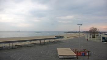 Weather camera view of Ocean Beach Park.