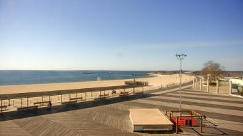 Weather camera view of Ocean Beach Park.