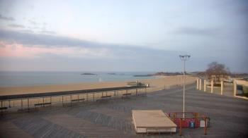 Weather camera view of Ocean Beach Park.