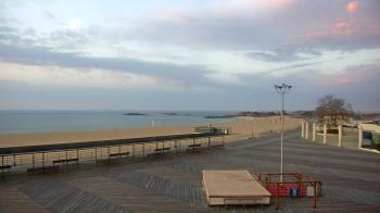 Weather camera view of Ocean Beach Park.