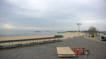 Weather camera view of Ocean Beach Park.