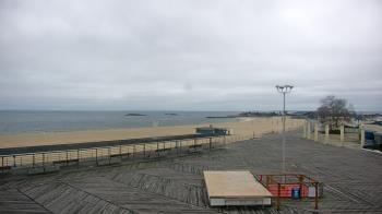 Weather camera view of Ocean Beach Park.