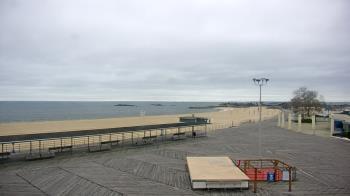 Weather camera view of Ocean Beach Park.
