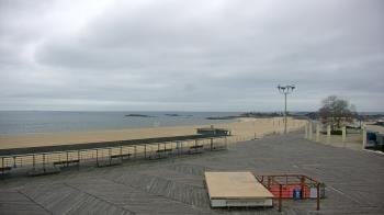 Weather camera view of Ocean Beach Park.