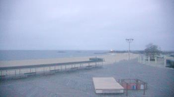 Weather camera view of Ocean Beach Park.