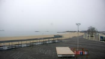 Weather camera view of Ocean Beach Park.