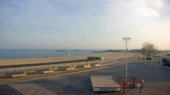 Weather camera view of Ocean Beach Park.