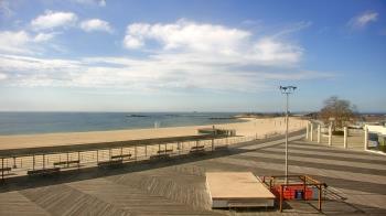 Weather camera view of Ocean Beach Park.