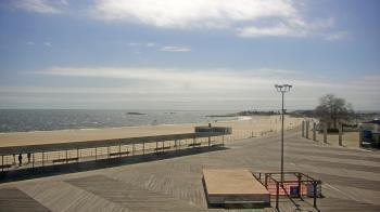 Weather camera view of Ocean Beach Park.