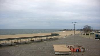 Weather camera view of Ocean Beach Park.