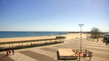 Weather camera view of Ocean Beach Park.