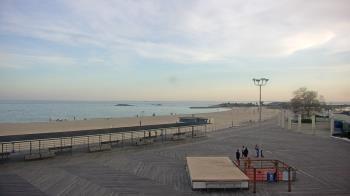 Weather camera view of Ocean Beach Park.