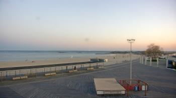 Weather camera view of Ocean Beach Park.