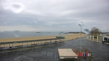 Weather camera view of Ocean Beach Park.
