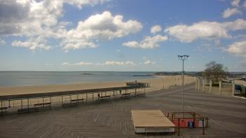 Weather camera view of Ocean Beach Park.