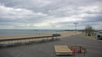 Weather camera view of Ocean Beach Park.