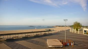 Weather camera view of Ocean Beach Park.