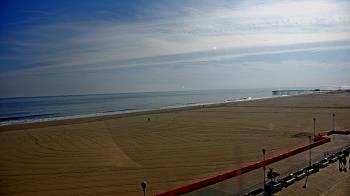 Weather camera view of Plim Plaza Hotel.