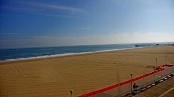 Weather camera view of Plim Plaza Hotel.