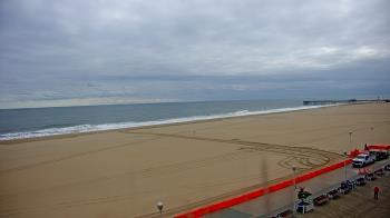 Weather camera view of Plim Plaza Hotel.