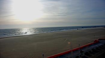 Weather camera view of Plim Plaza Hotel.