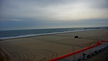 Weather camera view of Plim Plaza Hotel.