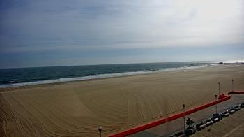 Weather camera view of Plim Plaza Hotel.