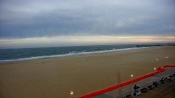 Weather camera view of Plim Plaza Hotel.