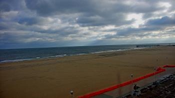 Weather camera view of Plim Plaza Hotel.