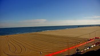 Weather camera view of Plim Plaza Hotel.