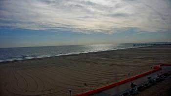 Weather camera view of Plim Plaza Hotel.