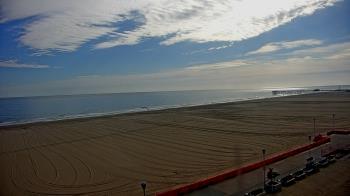 Weather camera view of Plim Plaza Hotel.