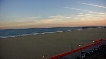 Weather camera view of Plim Plaza Hotel.