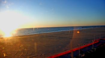 Weather camera view of Plim Plaza Hotel.